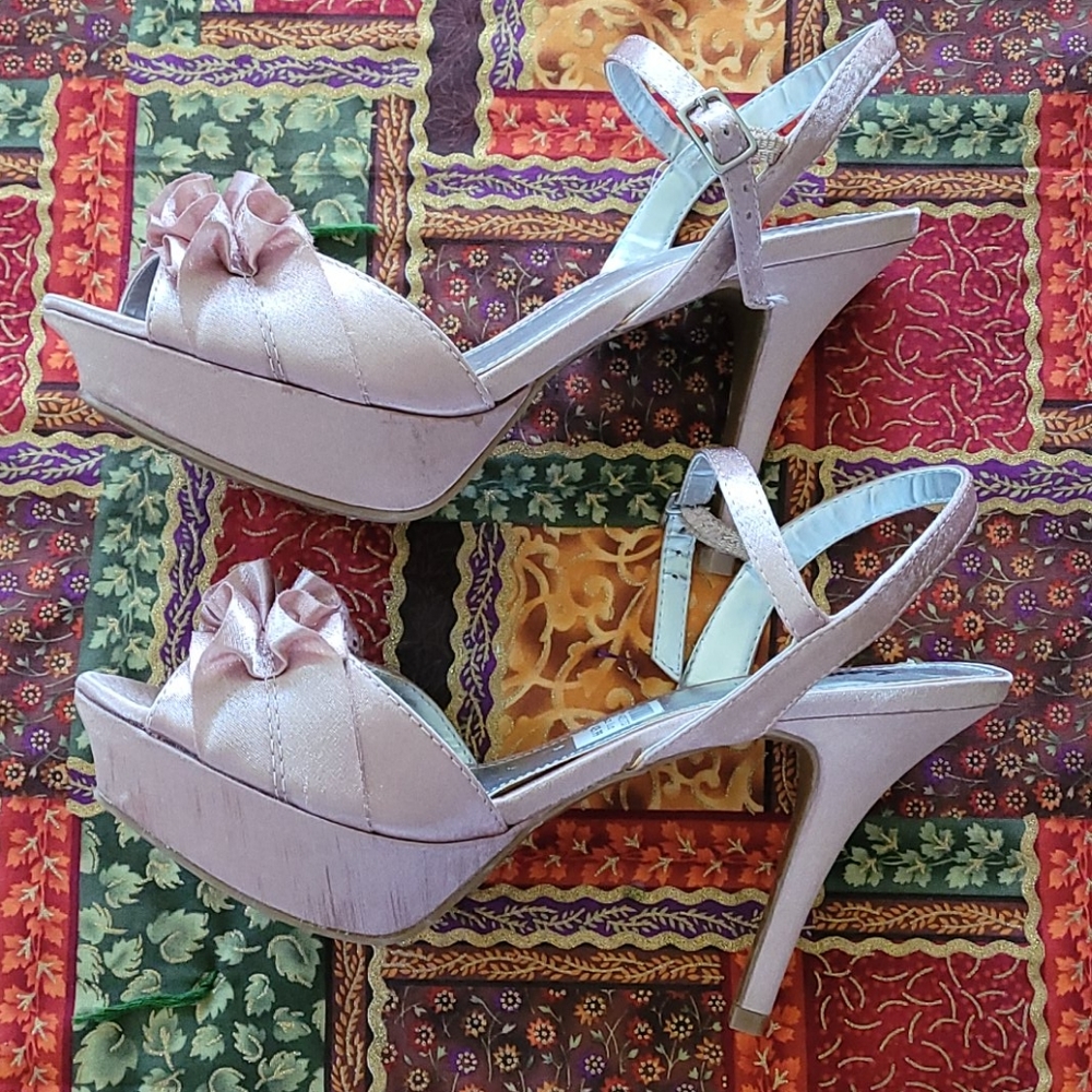 Shoes - Picture 2 of 6